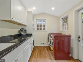 8205 Dunsinane Court, Mclean VA 22102