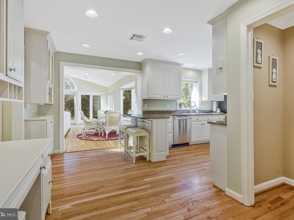 8205 Dunsinane Court, Mclean VA 22102