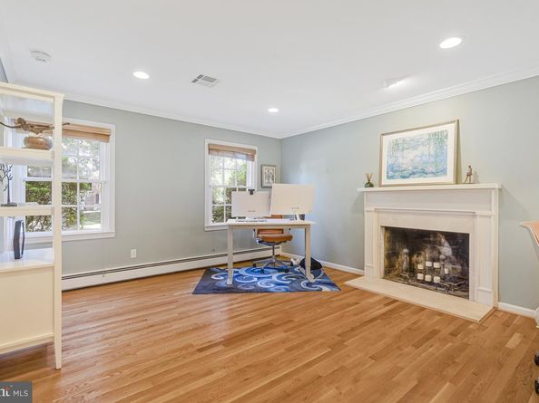 8205 Dunsinane Court, Mclean VA 22102