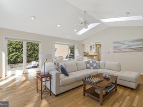 8205 Dunsinane Court, Mclean VA 22102