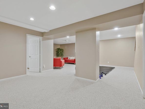8205 Dunsinane Court, Mclean VA 22102