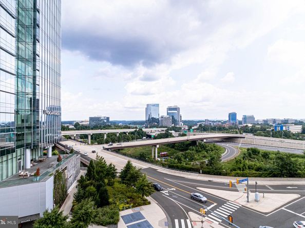 8205 Dunsinane Court, Mclean VA 22102