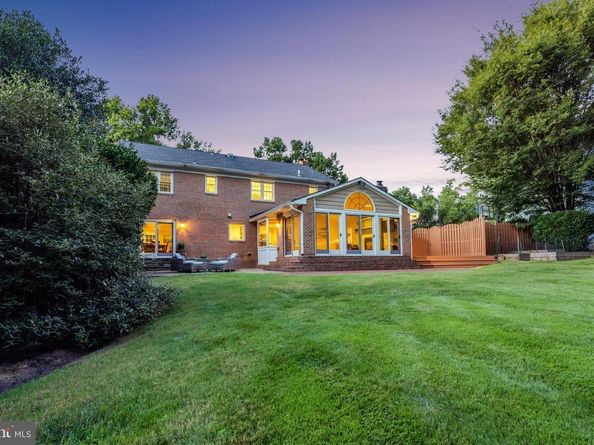 8205 Dunsinane Court, Mclean VA 22102