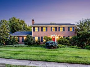 8205 Dunsinane Court, Mclean VA 22102