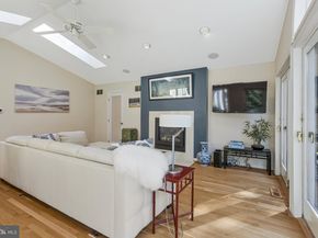 8205 Dunsinane Court, Mclean VA 22102