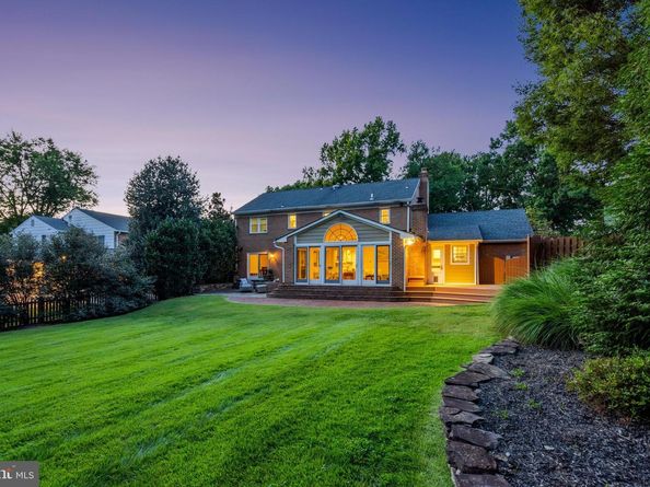 8205 Dunsinane Court, Mclean VA 22102