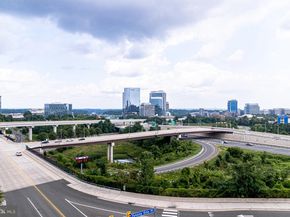 8205 Dunsinane Court, Mclean VA 22102