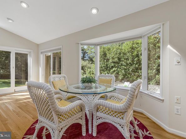8205 Dunsinane Court, Mclean VA 22102