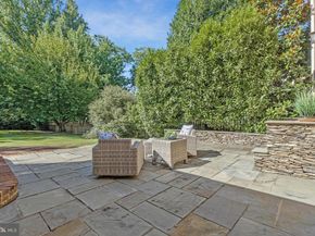 8205 Dunsinane Court, Mclean VA 22102