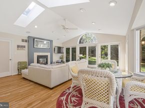 8205 Dunsinane Court, Mclean VA 22102