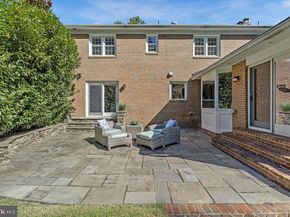 8205 Dunsinane Court, Mclean VA 22102