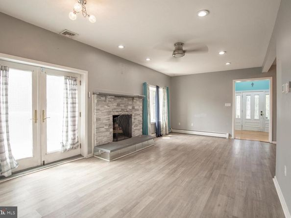 214 Crooked Lane, King Of Prussia PA 19406