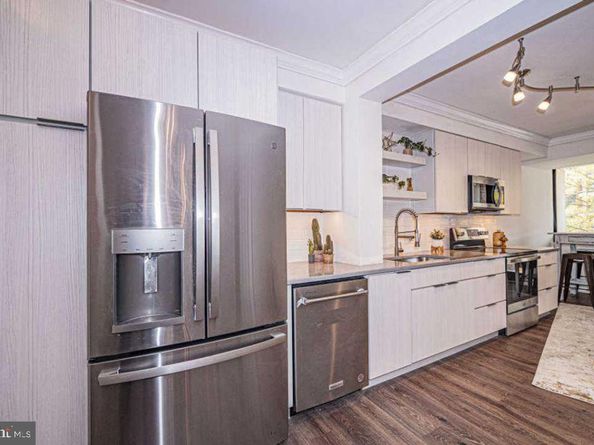 1805 Crystal Drive 403S, Arlington VA 22202