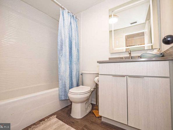 1805 Crystal Drive 403S, Arlington VA 22202