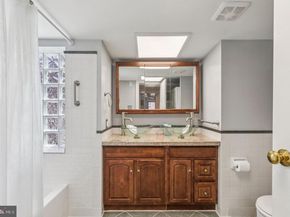 523 S Leithgow Street, Philadelphia PA 19147