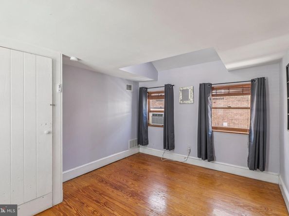 523 S Leithgow Street, Philadelphia PA 19147