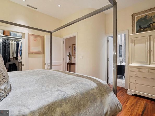 421 Chestnut Street 402, Philadelphia PA 19106