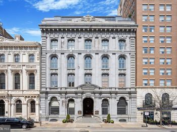 421 Chestnut Street