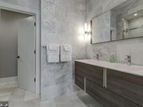 825 N Orkney Street, Philadelphia PA 19123