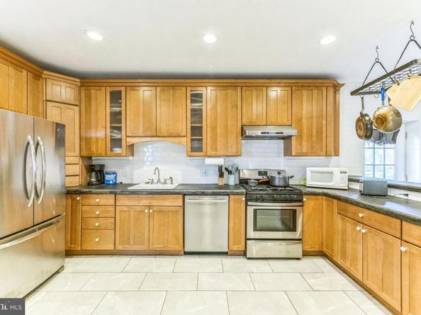 2202 E Cumberland Street, Philadelphia PA 19125