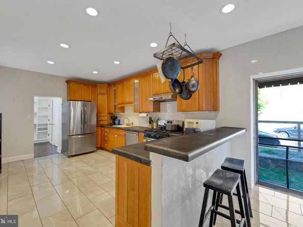 2202 E Cumberland Street, Philadelphia PA 19125