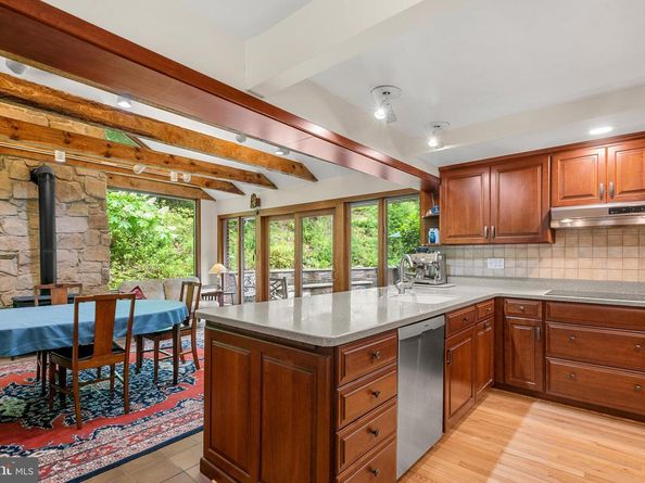 552 Brookwood Road, Wayne PA 19087