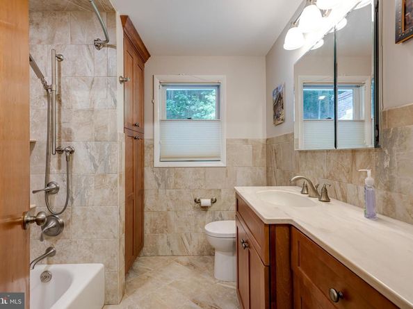 552 Brookwood Road, Wayne PA 19087