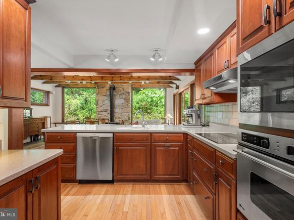 552 Brookwood Road, Wayne PA 19087