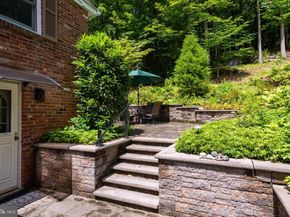 552 Brookwood Road, Wayne PA 19087