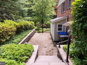 552 Brookwood Road, Wayne PA 19087