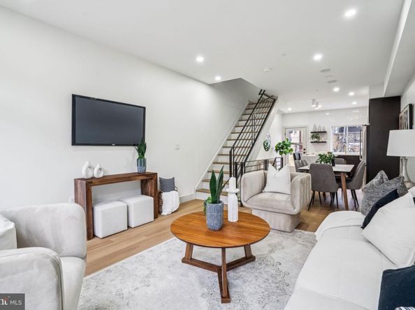 602 Winton Street, Philadelphia PA 19148