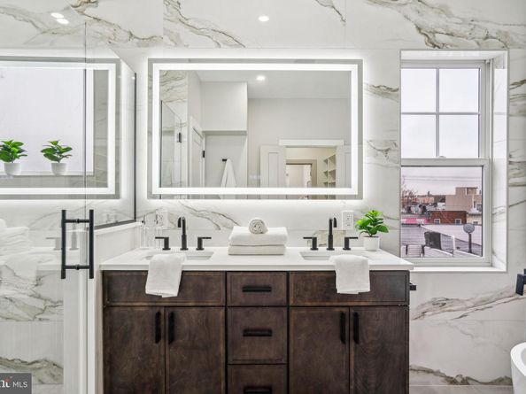 602 Winton Street, Philadelphia PA 19148