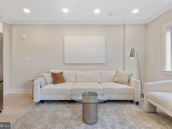 2305 Nicholson SE 202, Washington DC 20020