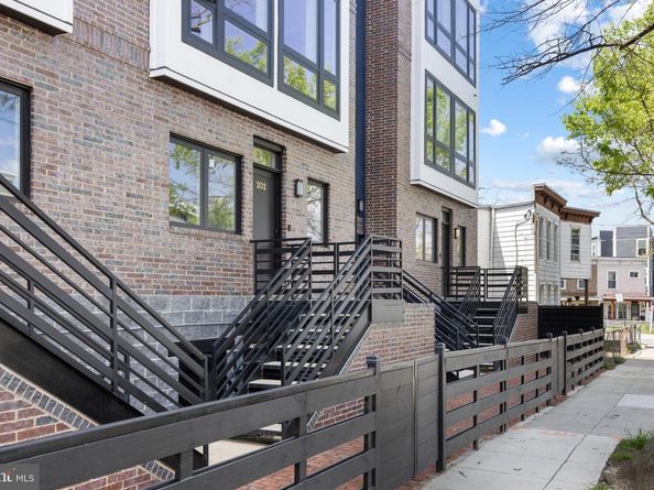 2305 Nicholson SE 202, Washington DC 20020