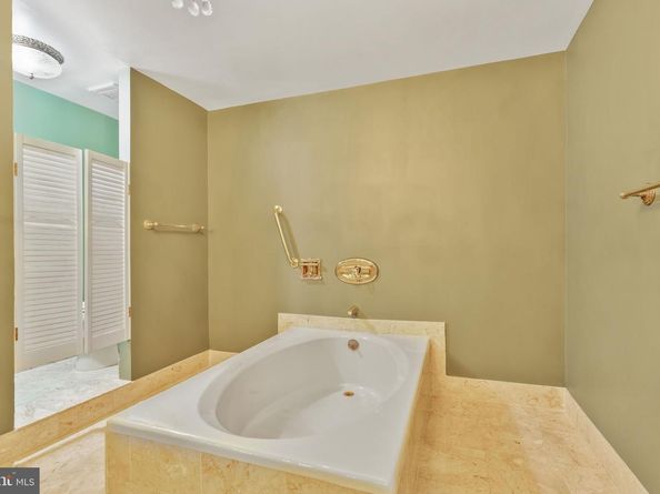 4200 Massachusetts Avenue NW 106, Washington DC 20016