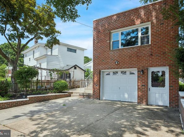 709 Chandler Street, Philadelphia PA 19111