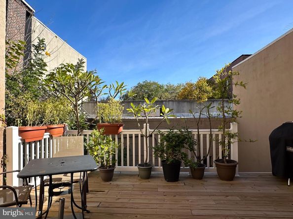 713 S 4TH Street, Philadelphia PA 19147