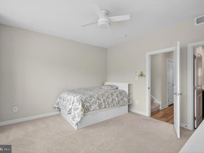 13010 Hattontown Square, Herndon VA 20171