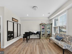 13010 Hattontown Square, Herndon VA 20171