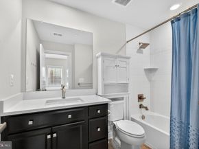 13010 Hattontown Square, Herndon VA 20171