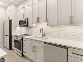 564 N West Street, Alexandria VA 22314