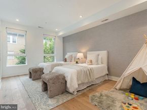 622 S 7TH Street, Philadelphia PA 19147