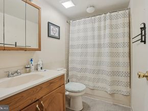 1 Queen Street 10, Philadelphia PA 19147