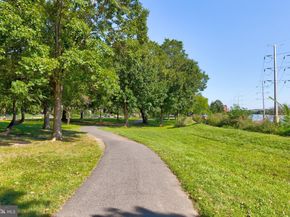 2710 S Joyce Street, Arlington VA 22202