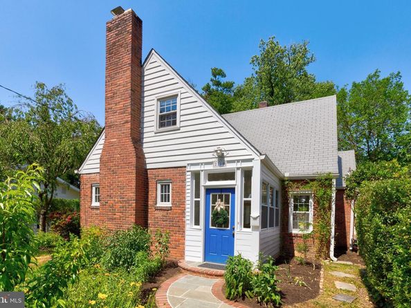 2710 S Joyce Street, Arlington VA 22202