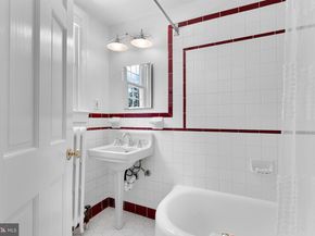 2710 S Joyce Street, Arlington VA 22202