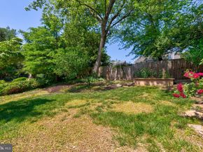 2710 S Joyce Street, Arlington VA 22202