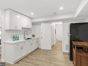 1009 N Van Dorn Street N, Alexandria VA 22304