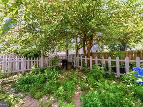 147 Green Lane, Philadelphia PA 19127