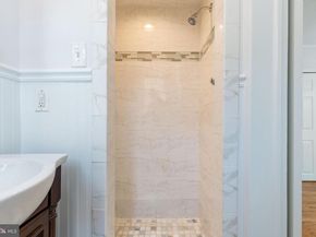 244 S 9TH Street, Philadelphia PA 19107